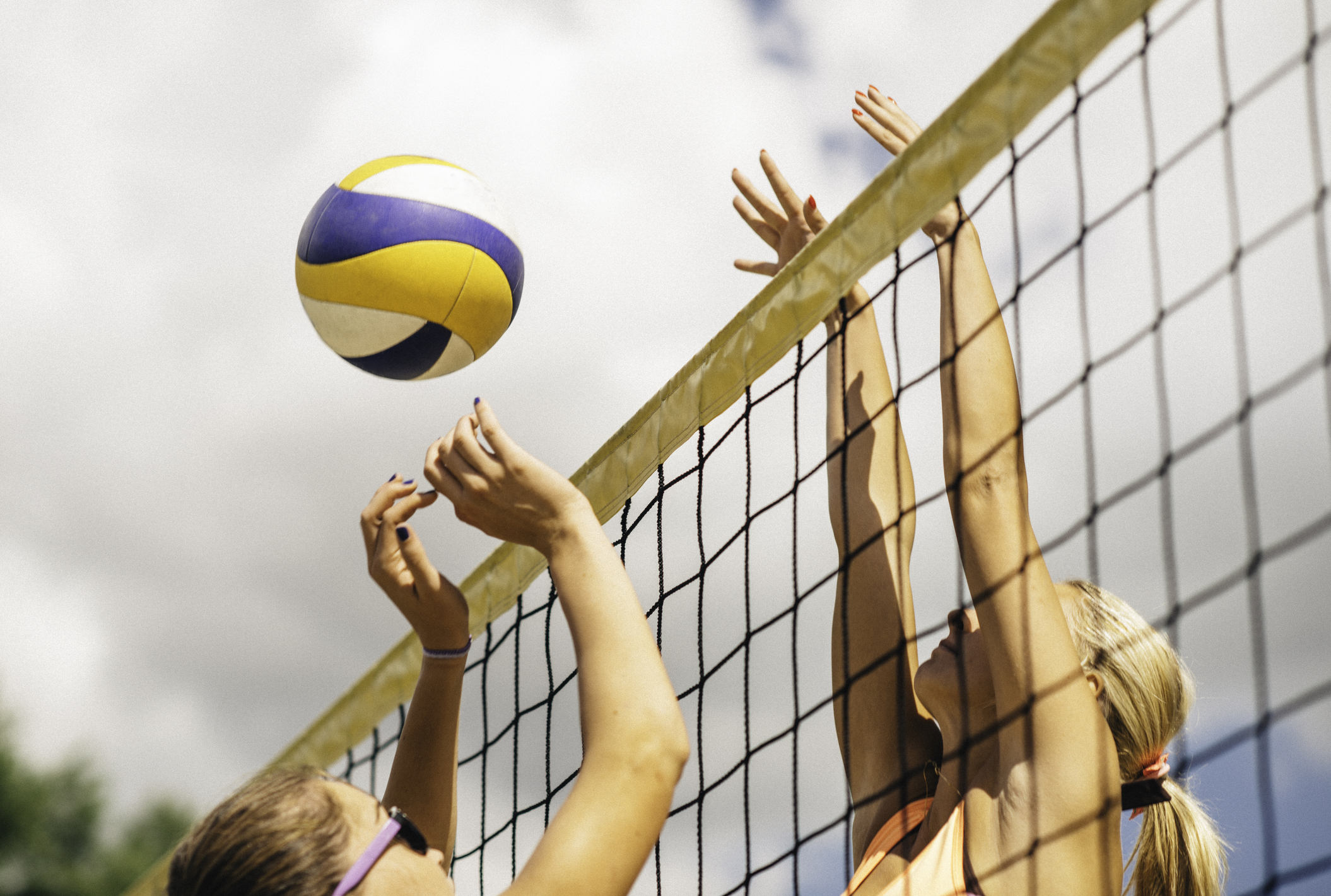 How to Avoid Beach Volleyball Injuries